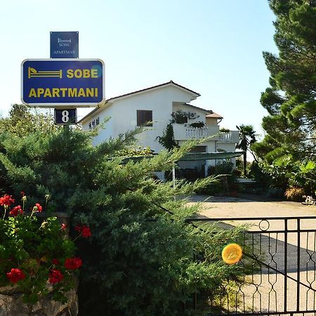 Apartments Stivic Pinezići 外观 照片