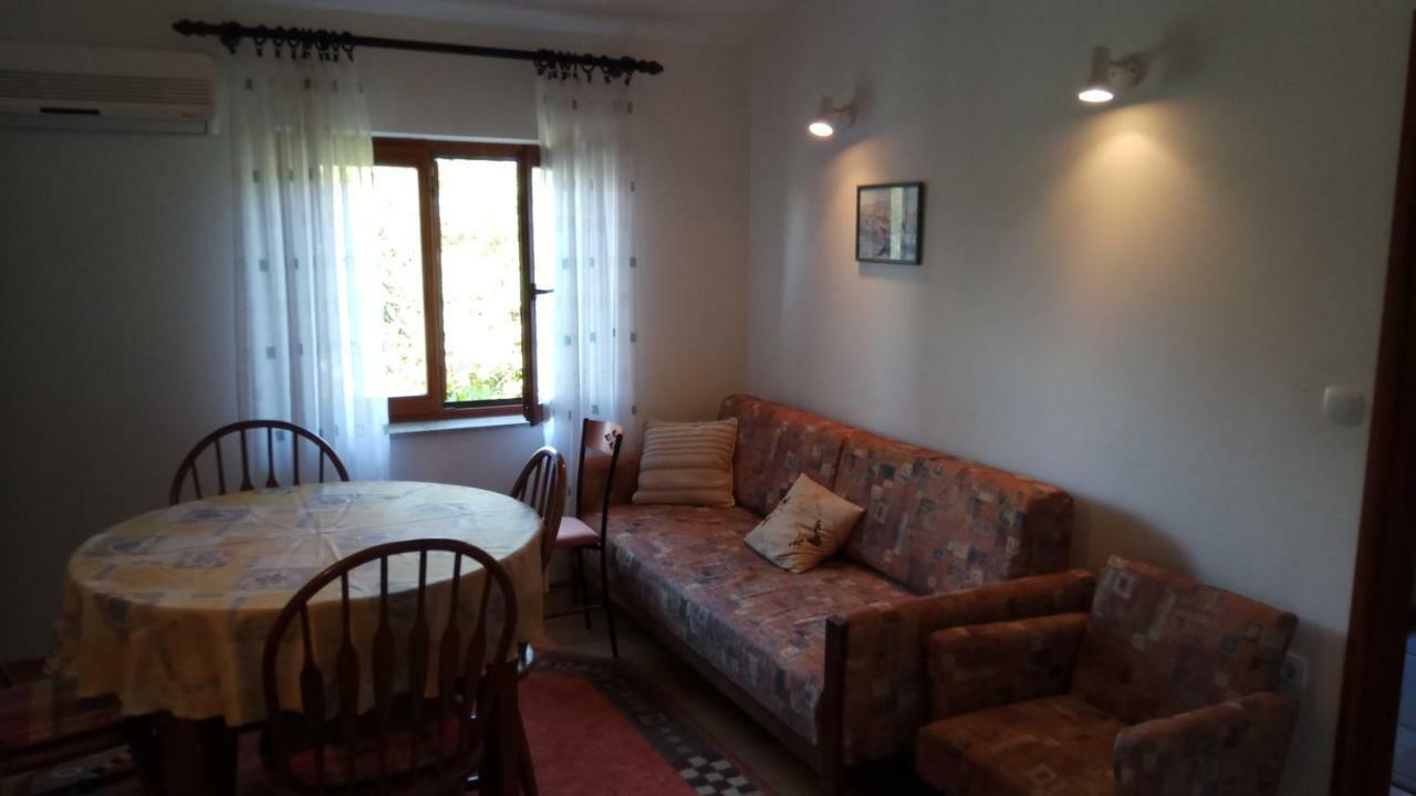Apartments Stivic Pinezići 外观 照片